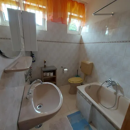 Pauzo Bagyarik Apartman