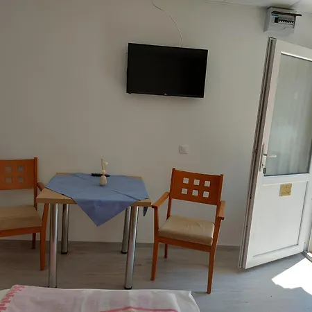 Pauzo Bagyarik Apartment *