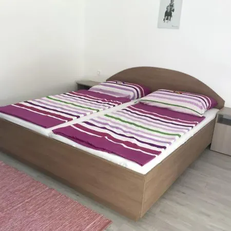 Pauzo Bagyarik Apartment Balatonföldvár