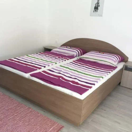 Pauzo Bagyarik Apartament Balatonföldvár